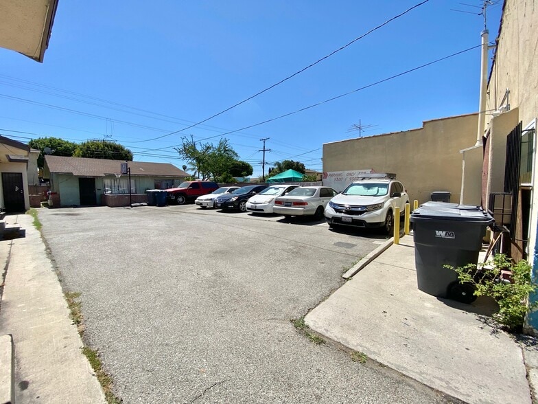 9300-9302 California Ave, South Gate, CA for lease - Building Photo - Image 2 of 9