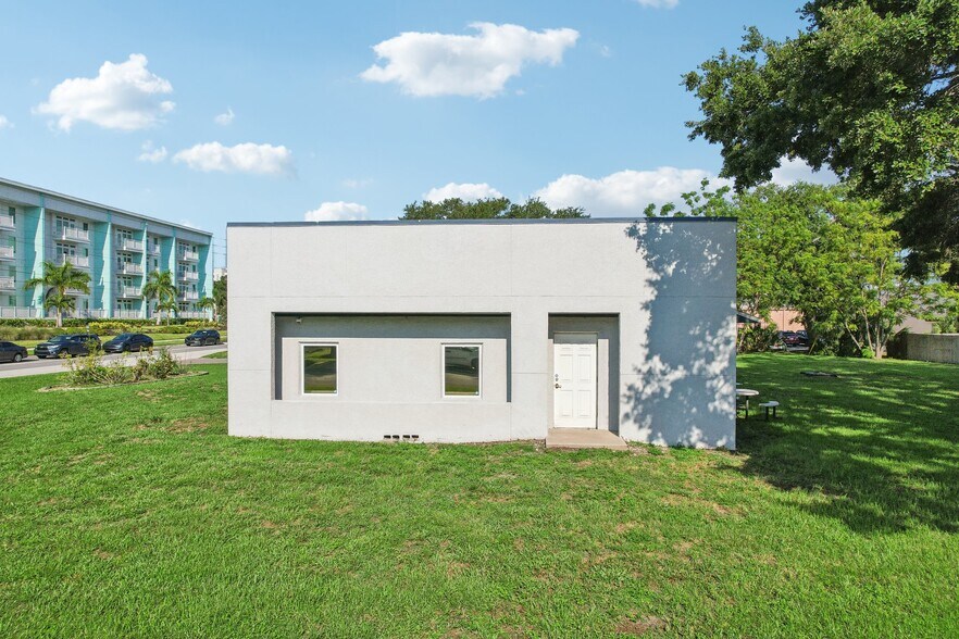 3209 30th Ave S, Saint Petersburg, FL for sale - Building Photo - Image 3 of 66