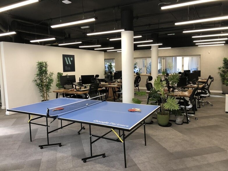 55 Greenwich High Rd, London for lease - Building Photo - Image 2 of 8