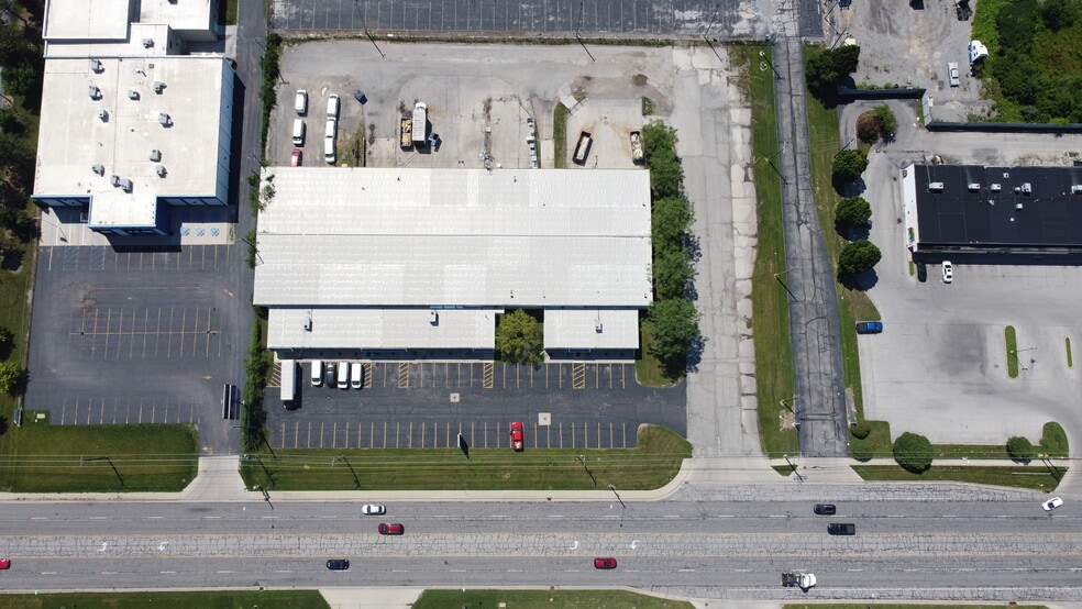 562 S Reynolds Rd, Toledo, OH for lease - Building Photo - Image 3 of 23
