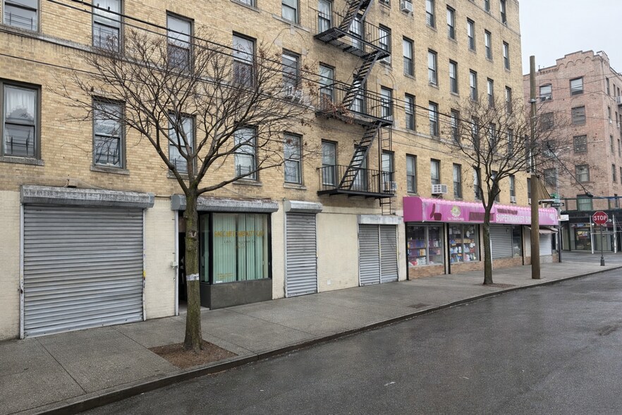2501 Tratman Ave, Bronx, NY à louer - Photo du bâtiment - Image 3 de 8
