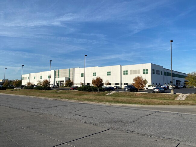 Plus de détails pour 2552 S 98th St, Edwardsville, KS - Industriel à louer
