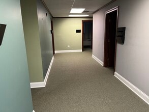 200 James Pl, Monroeville, PA à louer Photo intérieure- Image 1 de 5