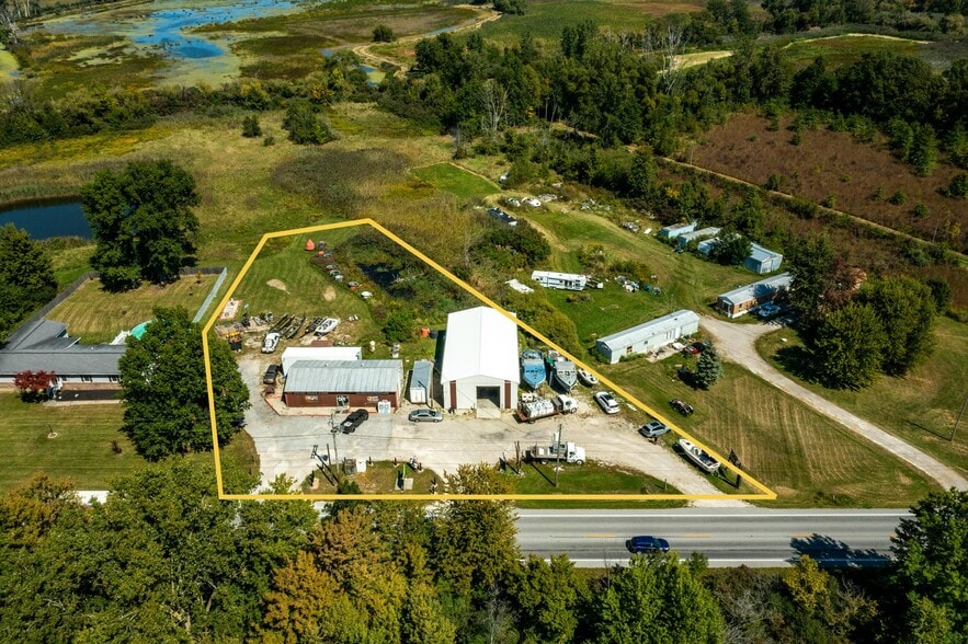 6797 W Lakeshore Dr, Port Clinton, OH for sale - Building Photo - Image 1 of 30