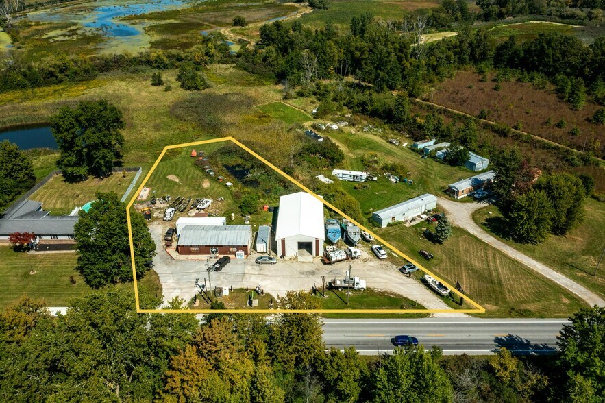 6797 W Lakeshore Dr, Port Clinton, OH à vendre - Photo du bâtiment - Image 1 de 30