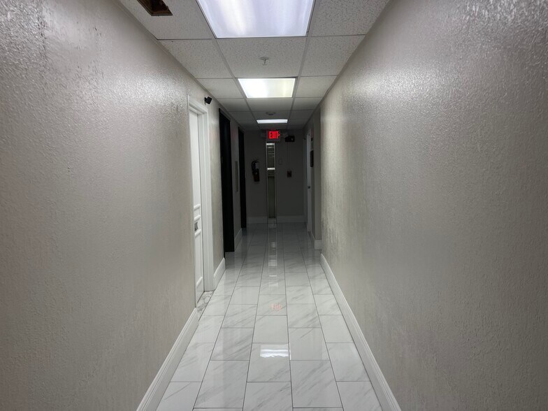 1720 Harrison St, Hollywood, FL à vendre - Photo du bâtiment - Image 3 de 25