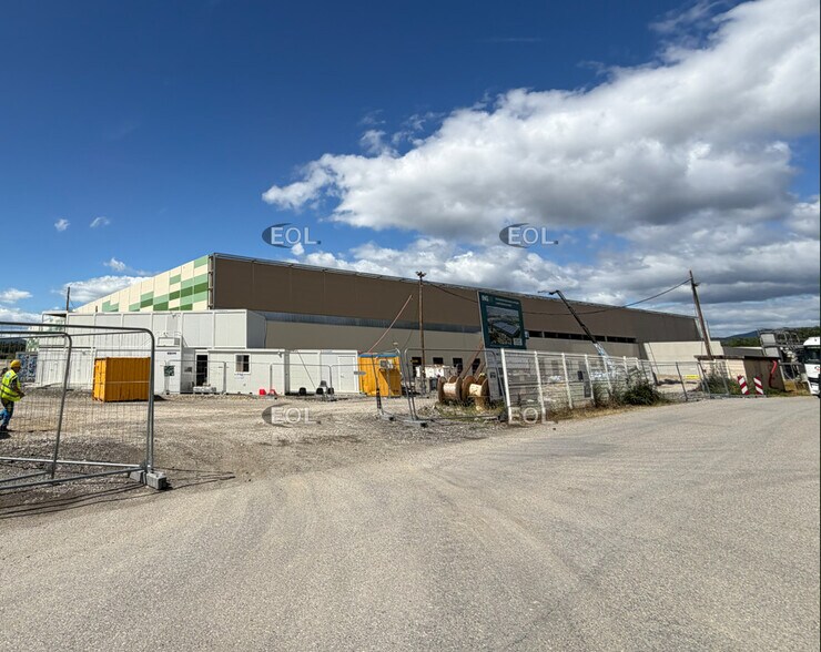 Industrial in Loriol-sur-Drôme for lease - Building Photo - Image 1 of 7