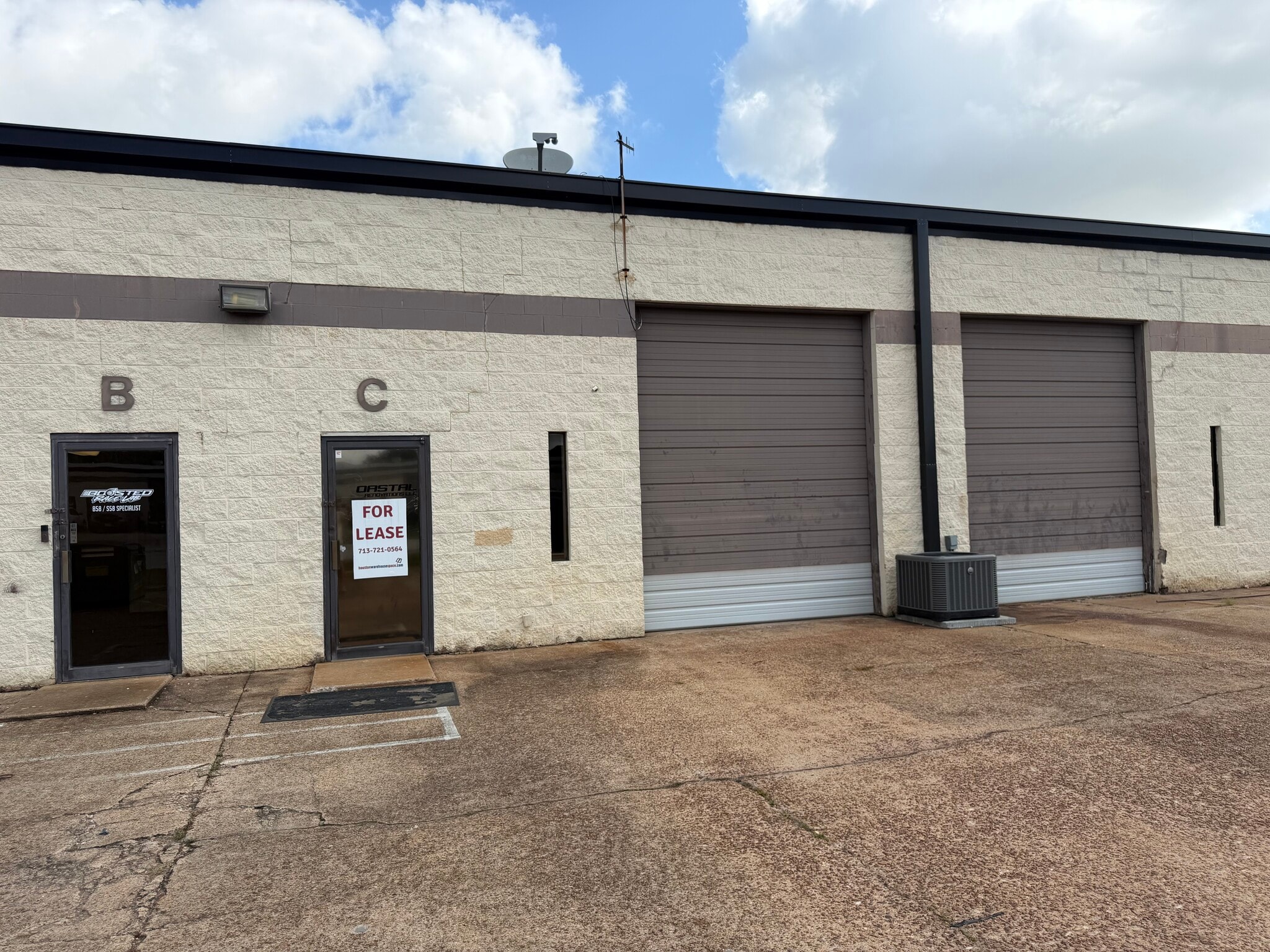 11303-11311 Jones Rd W, Houston, TX for lease Building Photo- Image 1 of 4