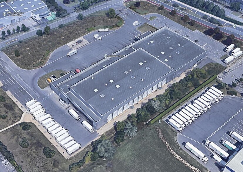 Industrial in SAINT-OUEN-L'AUMONE for lease - Building Photo - Image 3 of 5