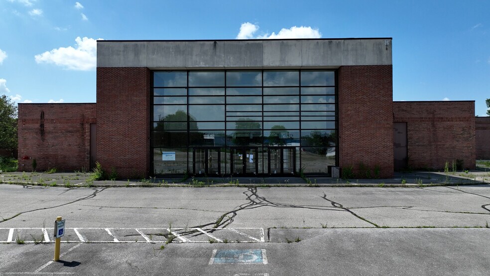 5116-5120 Salem Ave, Trotwood, OH à vendre - Vidéo aérienne - Image 2 de 16