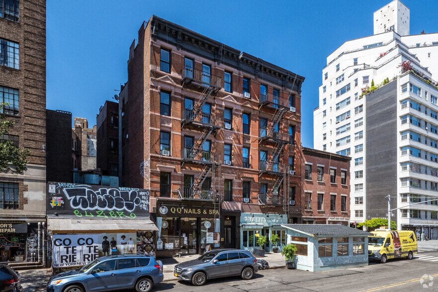 19 Greenwich Ave, New York, NY for sale - Primary Photo - Image 1 of 1