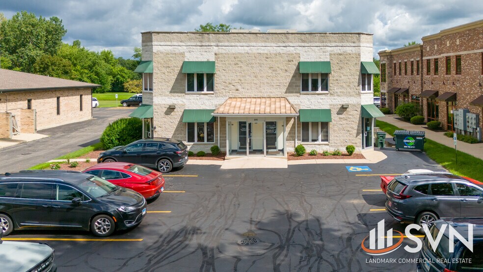 840 W Bartlett Rd, Bartlett, IL à vendre - Photo du bâtiment - Image 1 de 10