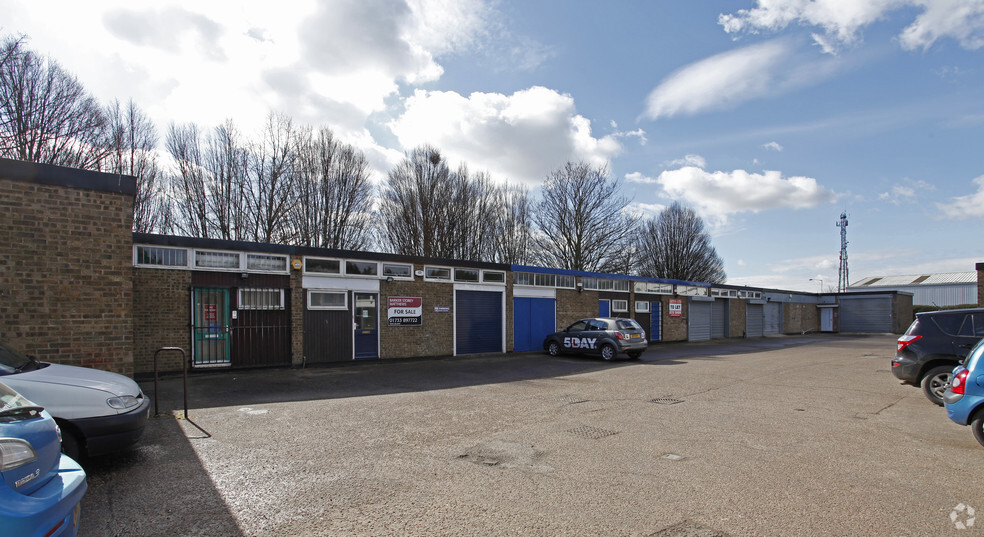 Vicarage Farm Rd, Peterborough for sale - Primary Photo - Image 1 of 1