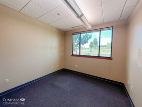 2796 NW Clearwater Dr, Bend, OR à louer Photo intérieure- Image 1 de 5