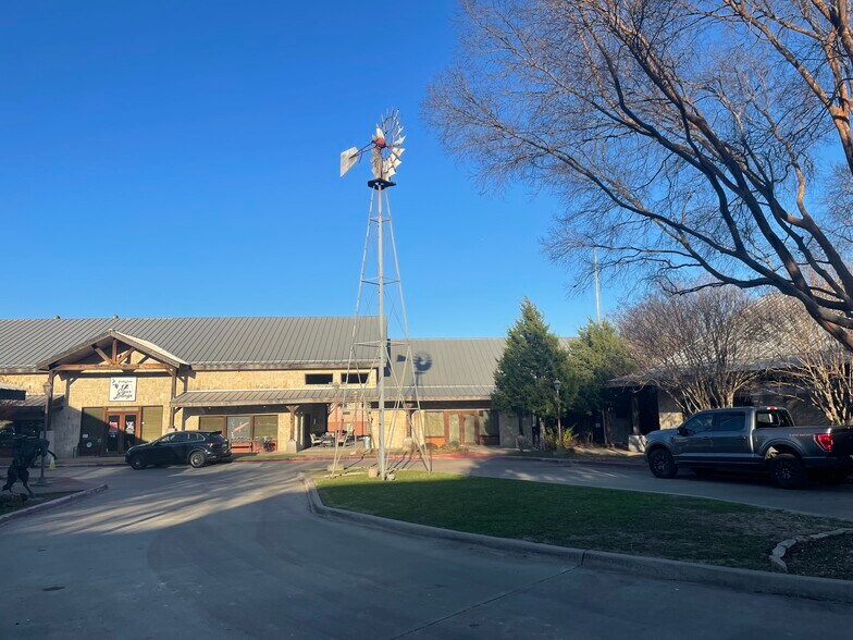 1427-1435 N Highway 67, Cedar Hill, TX à louer - Photo du bâtiment - Image 3 de 19