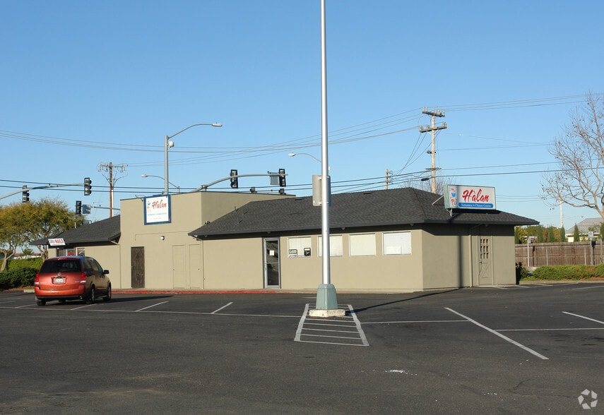 1960-2056 Lewelling Blvd, San Leandro, CA for lease - Primary Photo - Image 3 of 7