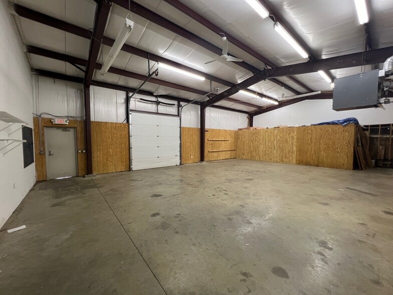 841 Route 32, North Franklin, CT à louer - Photo intérieure - Image 3 de 10