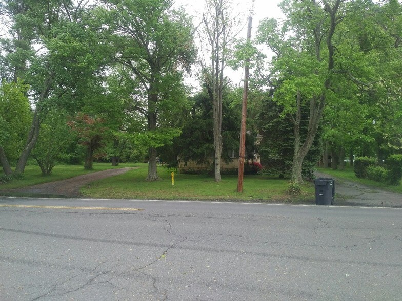 110 S Main St, Cranbury, NJ for sale - Primary Photo - Image 2 of 37