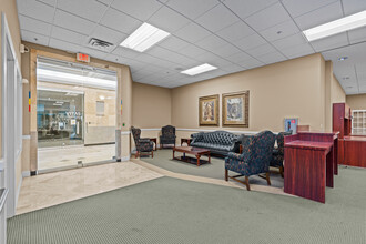 1200 Plantation Island Dr, Saint Augustine, FL for lease Interior Photo- Image 2 of 24