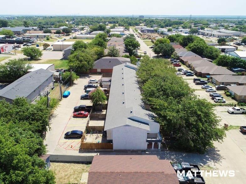 2460 Doreen St, Grand Prairie, TX for sale - Building Photo - Image 2 of 3