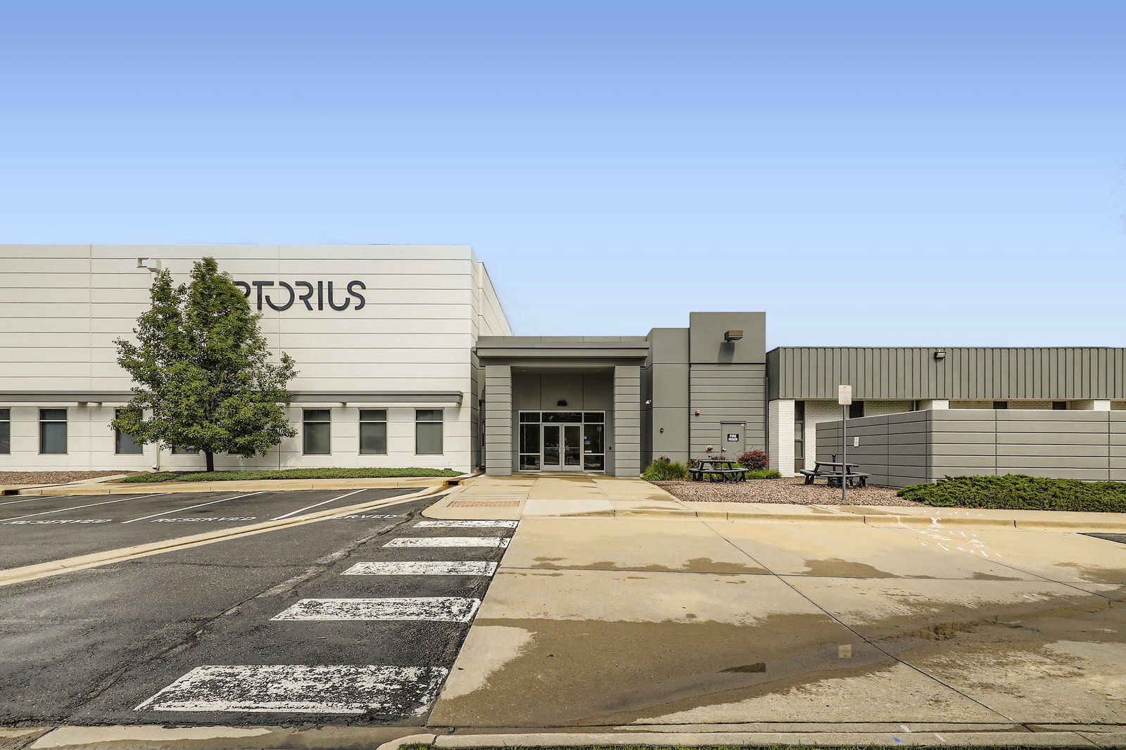 6542 Fig St, Arvada, CO for sale Primary Photo- Image 1 of 8