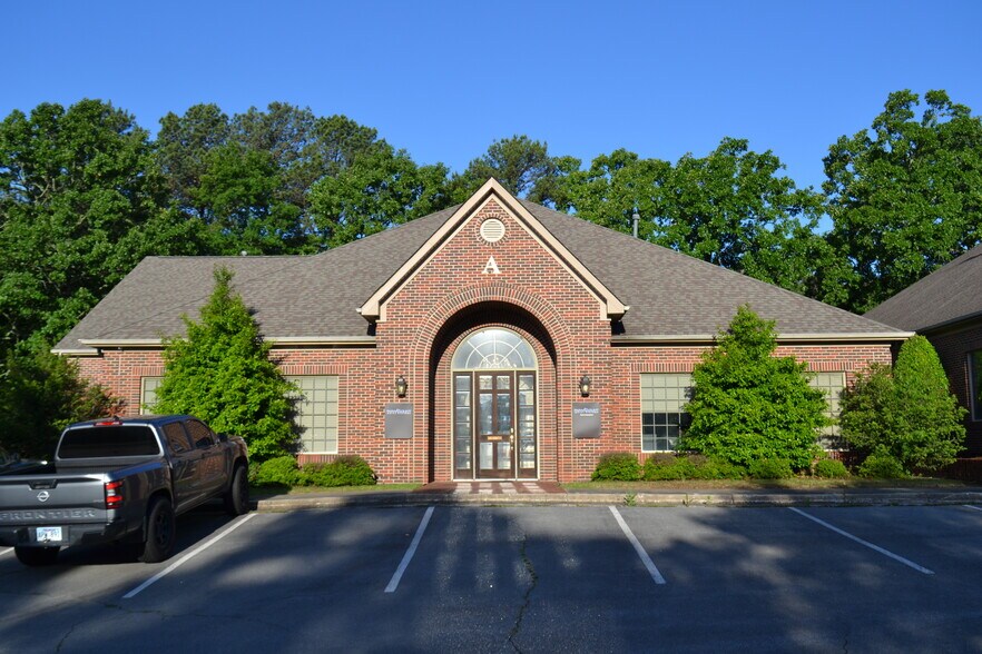 500 Pleasant Valley Dr, Little Rock, AR à louer - Photo principale - Image 1 de 6