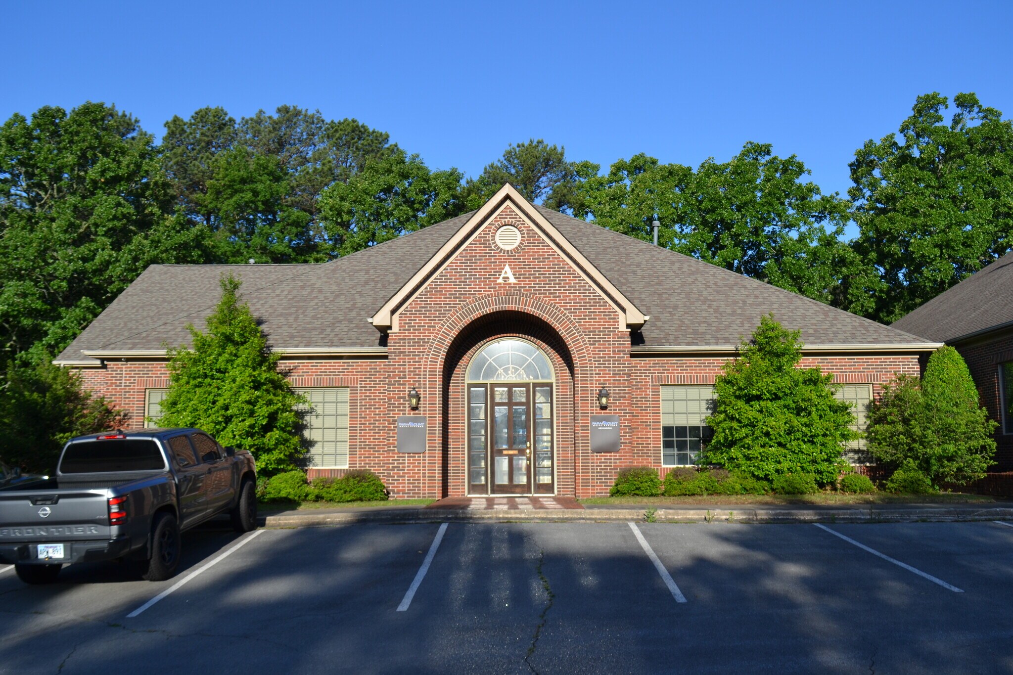 500 Pleasant Valley Dr, Little Rock, AR for lease Primary Photo- Image 1 of 7