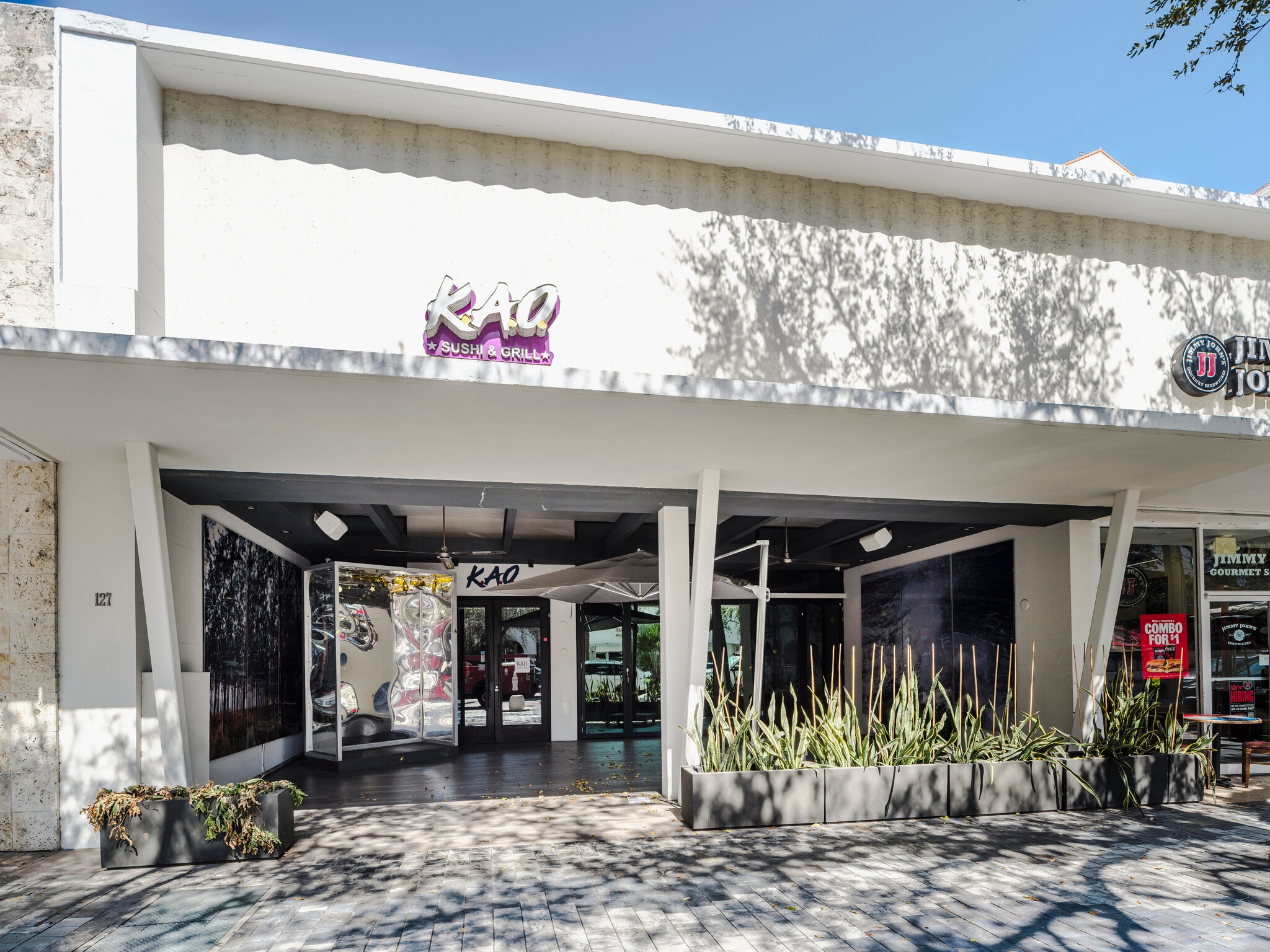 125-127 Miracle Mile, Coral Gables, FL for lease Primary Photo- Image 1 of 8