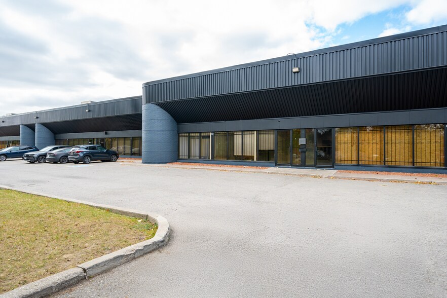 465 Milner Ave, Toronto, ON à vendre - Photo du bâtiment - Image 1 de 5