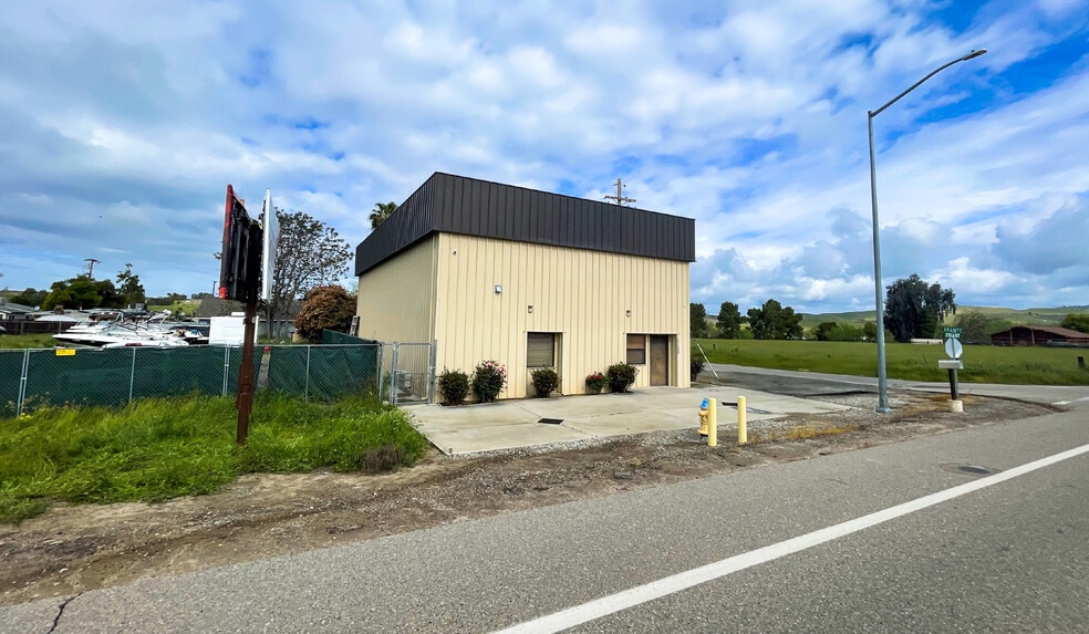 17199 N Friant Rd, Friant, CA for sale - Building Photo - Image 2 of 5