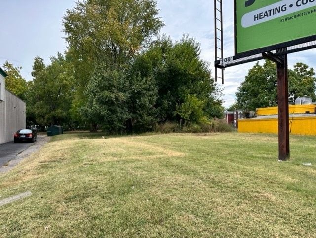 2101, 2105, & 2109 W Broadway portfolio of 3 properties for sale on LoopNet.ca - Building Photo - Image 3 of 9