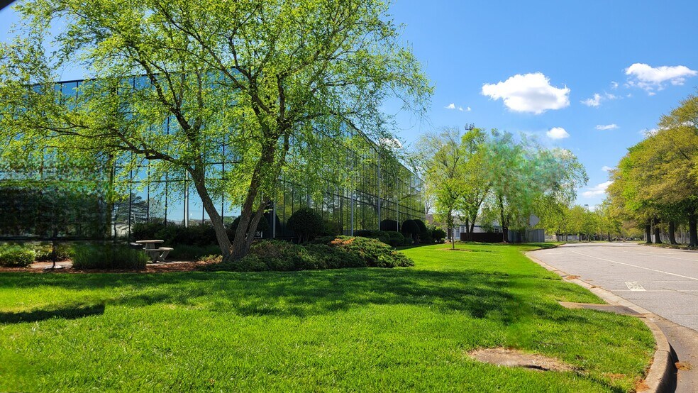 863 Glenrock Rd, Norfolk, VA à louer - Photo du bâtiment - Image 2 de 4