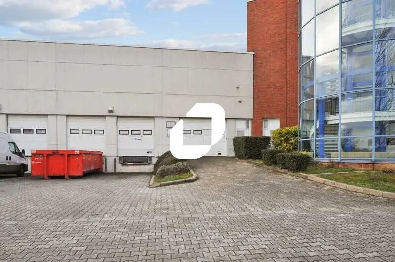 Bureau dans Goussainville à louer - Photo du bâtiment - Image 2 de 8