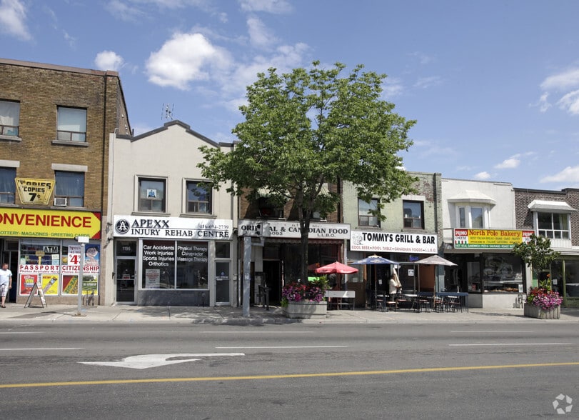 1200-1202 Danforth Ave, Toronto, ON à vendre - Photo du bâtiment - Image 2 de 2