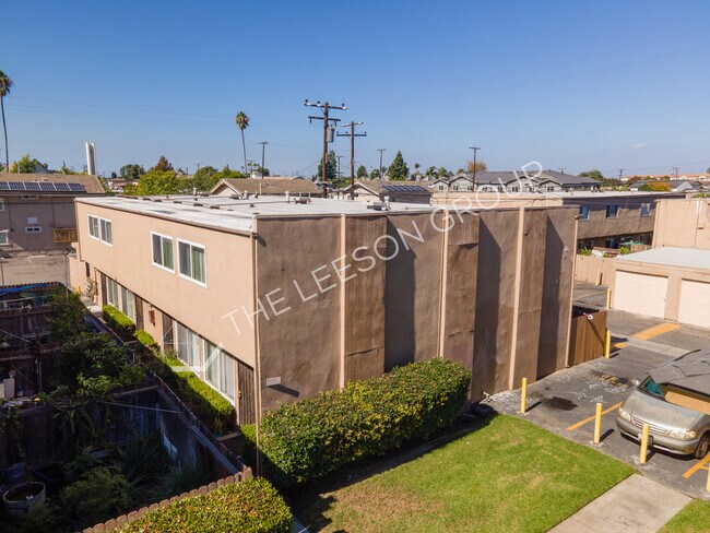 Plus de détails pour 14267 Village Way, Westminster, CA - Multi-résidentiel à vendre