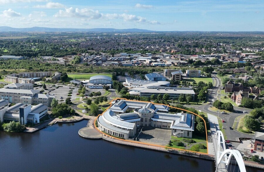 University Blvd, Thornaby à vendre - Photo du bâtiment - Image 3 de 4