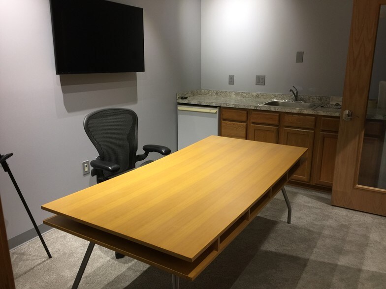 822 Kumho Dr, Fairlawn, OH for lease - Interior Photo - Image 2 of 15