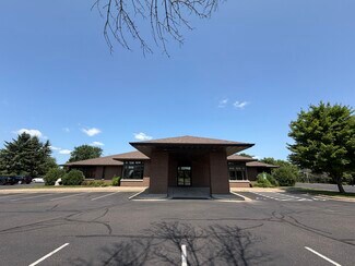 Plus de détails pour 1110 Oak Ridge Dr, Eau Claire, WI - Bureau à vendre