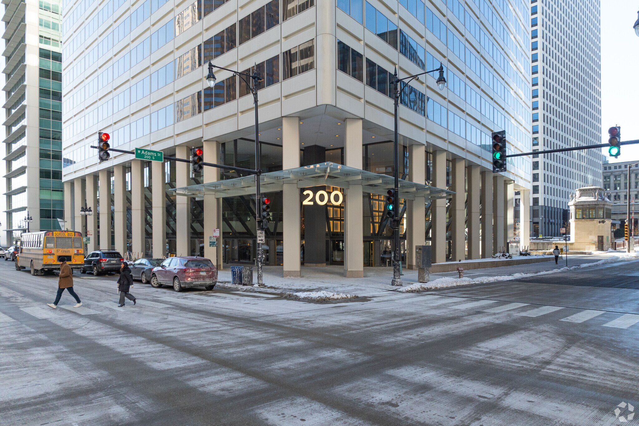 200 S Wacker Dr, Chicago, IL à louer Photo du bâtiment- Image 1 de 27