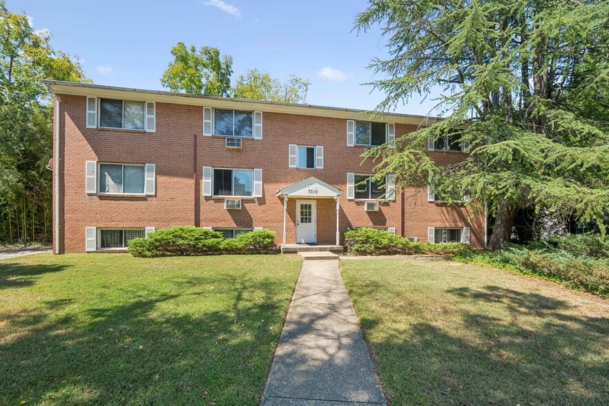 7310 Columbia Ave, College Park, MD for sale - Building Photo - Image 1 of 12