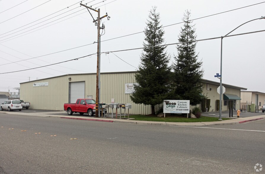 1505 Ellerd Dr, Turlock, CA à louer - Photo du bâtiment - Image 2 de 4