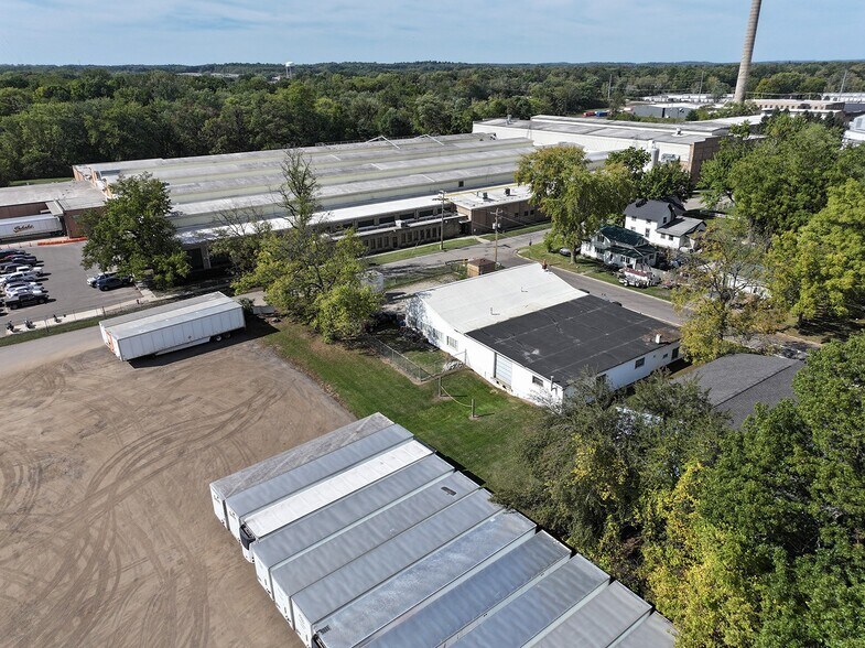 303 Union St, Three Rivers, MI à vendre - Photo du bâtiment - Image 2 de 5