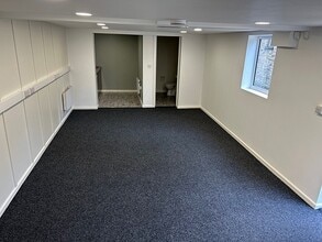 104 Harrogate Rd, Bradford for lease Interior Photo- Image 2 of 4