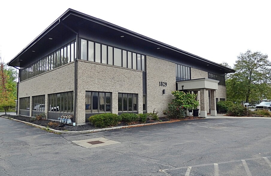 1829 Maple Rd, Williamsville, NY for lease - Building Photo - Image 1 of 71