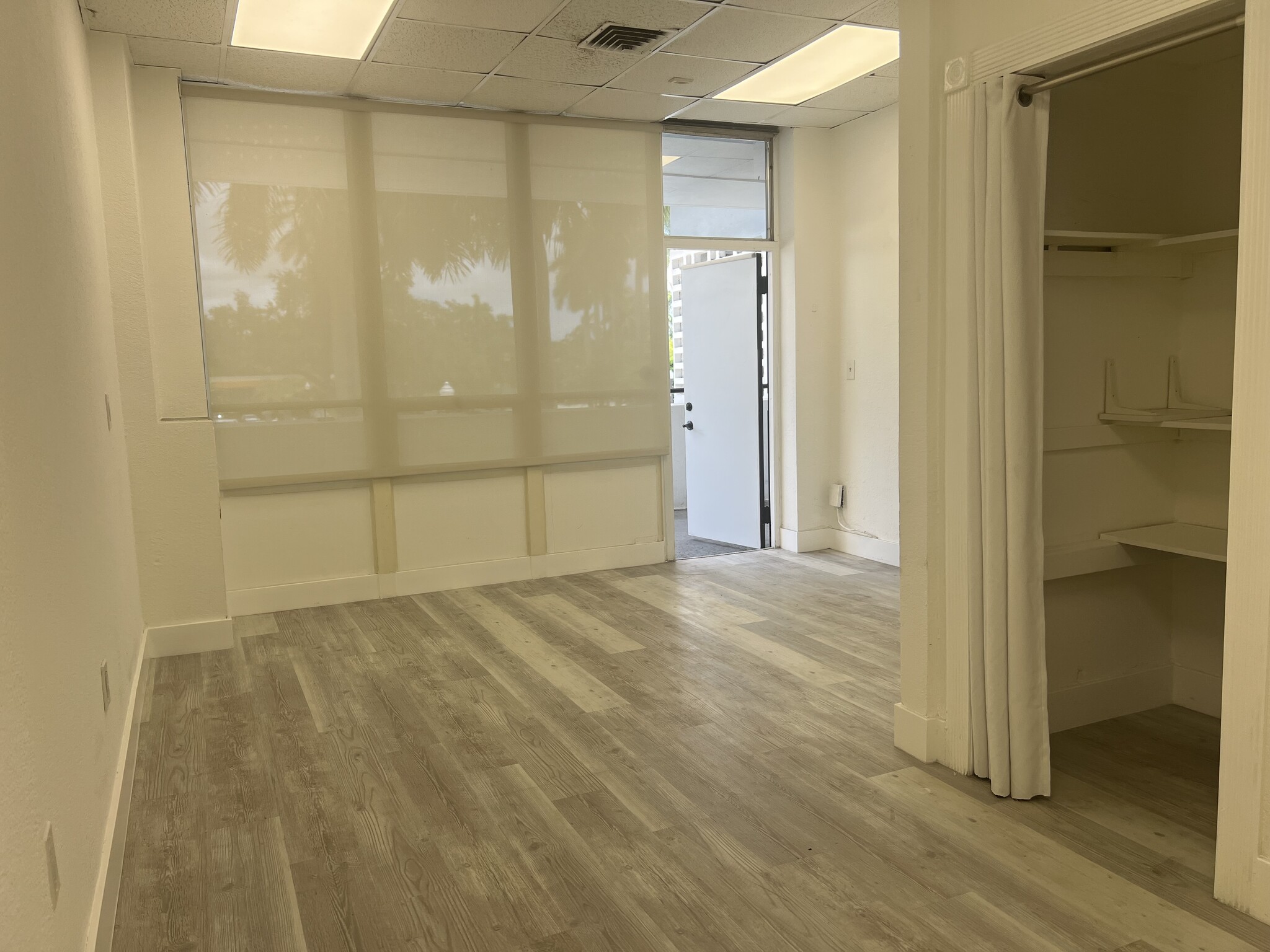 2632 Hollywood Blvd, Hollywood, FL for lease Interior Photo- Image 1 of 4