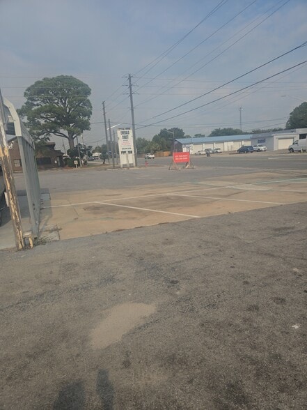 52 Beal Pky SW, Fort Walton Beach, FL à louer - Photo principale - Image 1 de 4