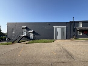 385-387 Industrial Dr, Mount Juliet, TN for lease Interior Photo- Image 2 of 24