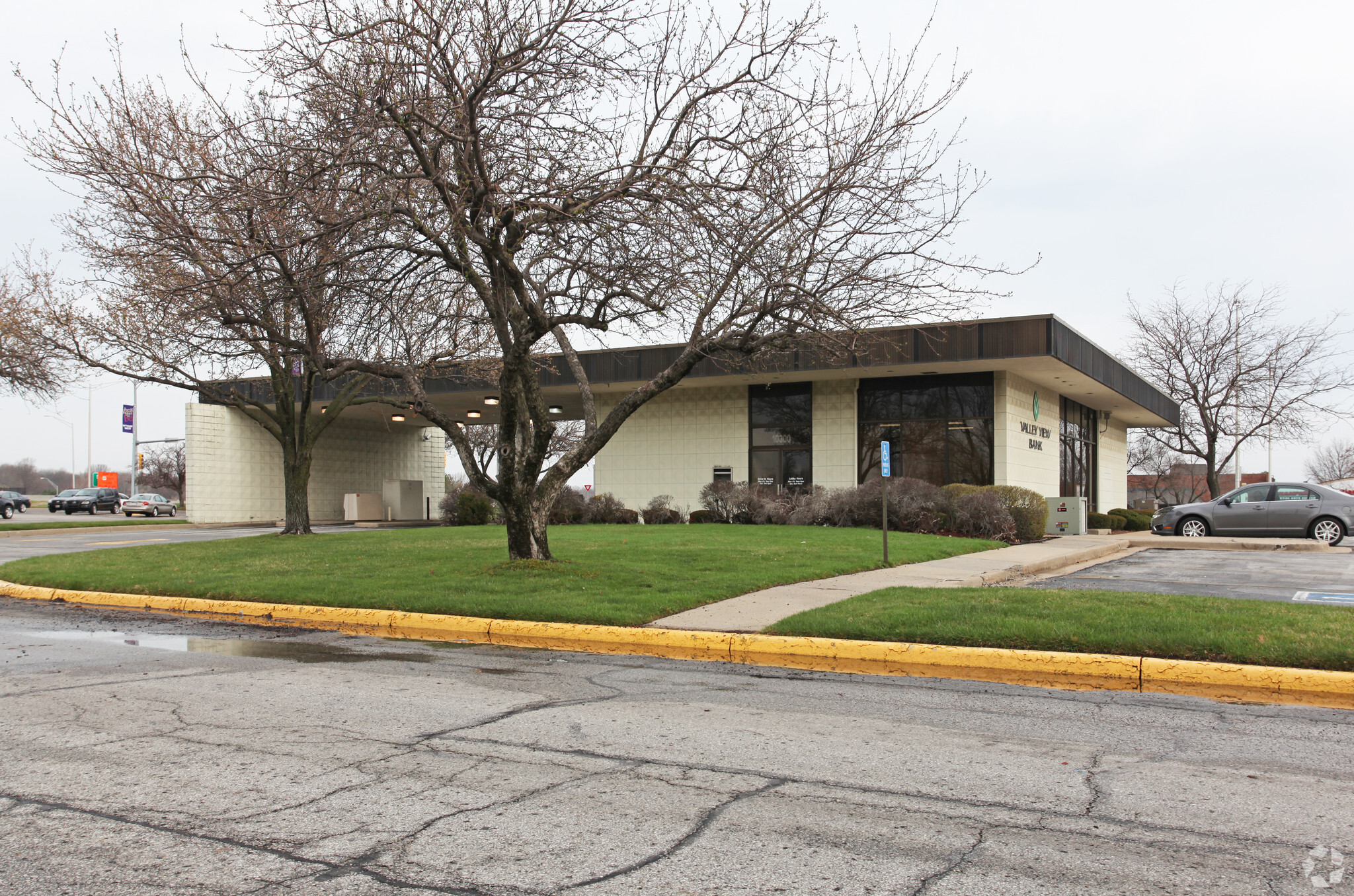 10300 Mastin St, Overland Park, KS for sale Primary Photo- Image 1 of 1