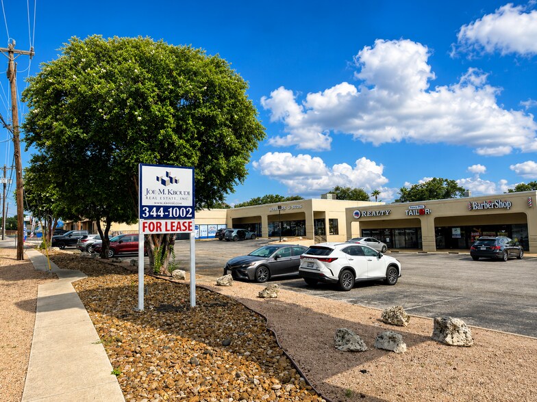 1031 Patricia, San Antonio, TX à louer - Photo du bâtiment - Image 3 de 6