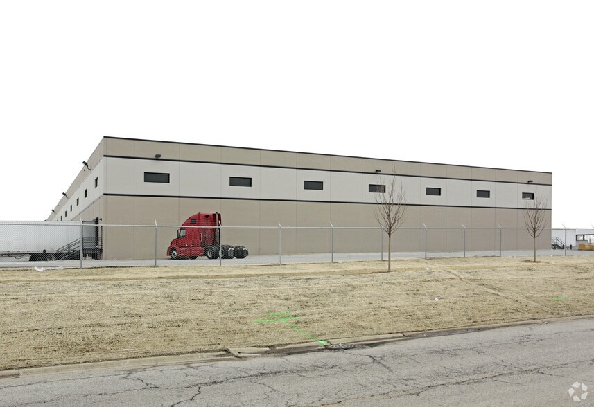 12161 S Central Ave, Alsip, IL à louer - Photo du bâtiment - Image 3 de 12